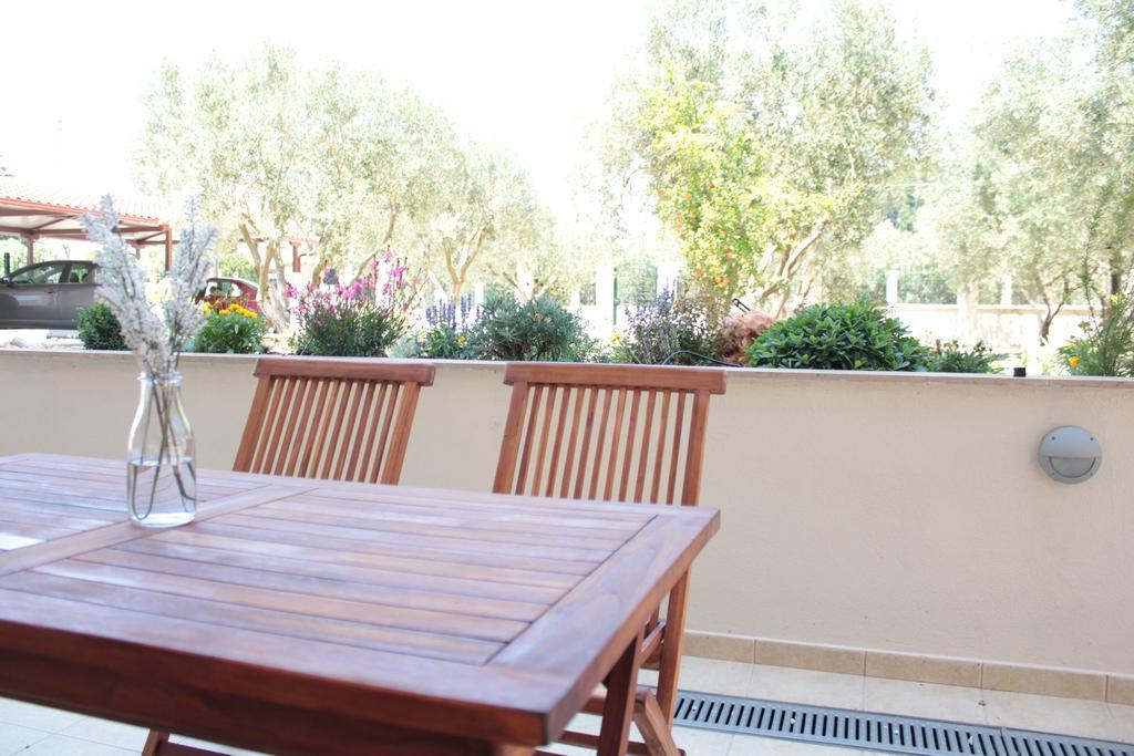 Olive Tree Apartments Fourka Kamer foto